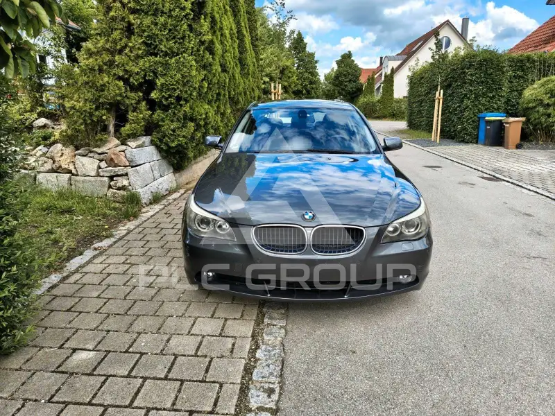 2004 BMW 520