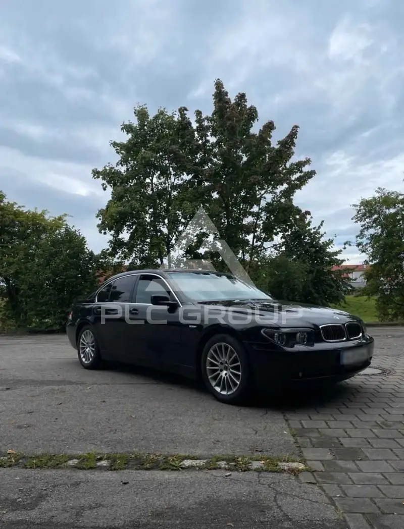 2004 BMW 735