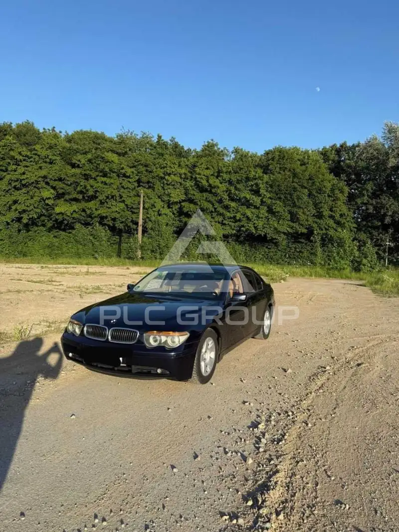 2004 BMW 735