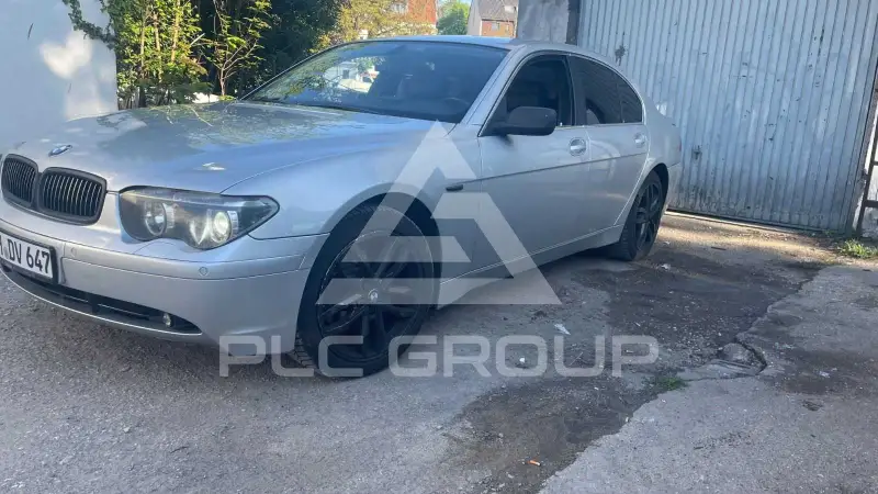 2004 BMW 735