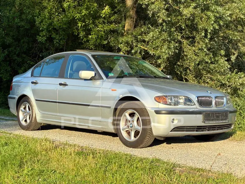 2004 BMW 318
