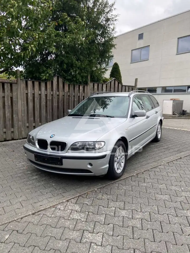 2004 BMW 318