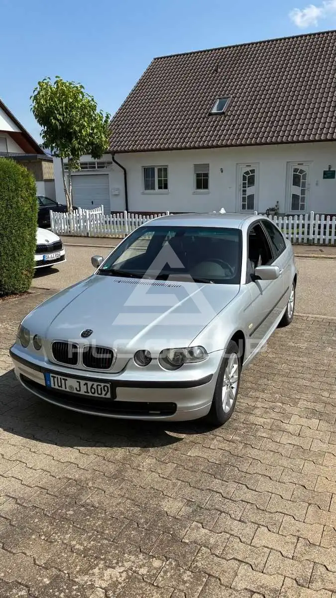 2004 BMW 318