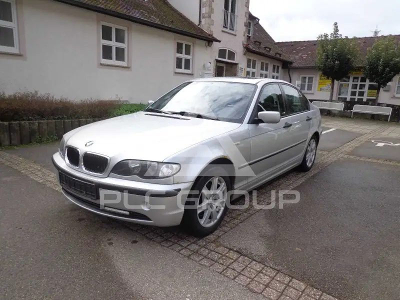 2004 BMW 318