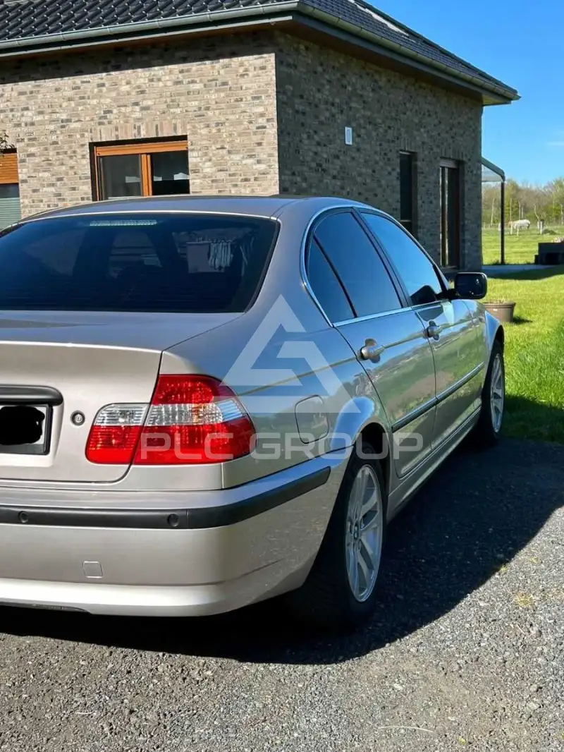 2004 BMW 318