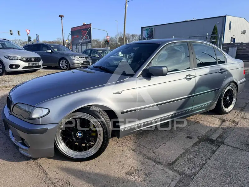2004 BMW 318