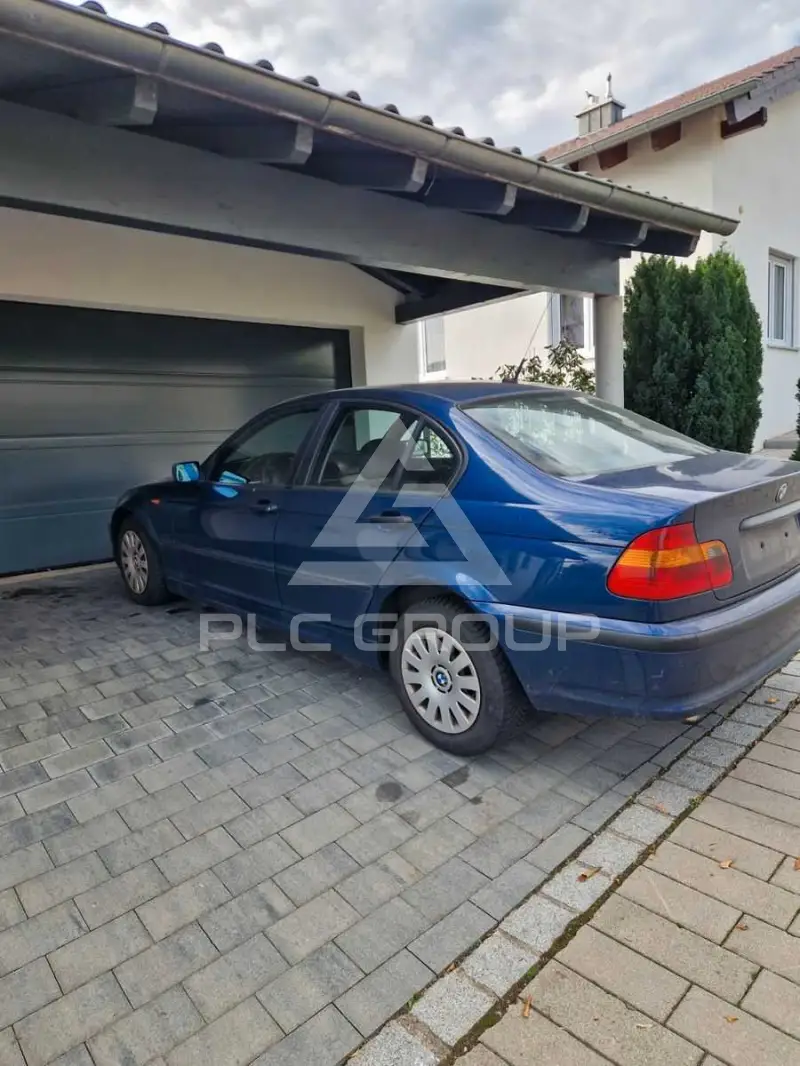 2004 BMW 318