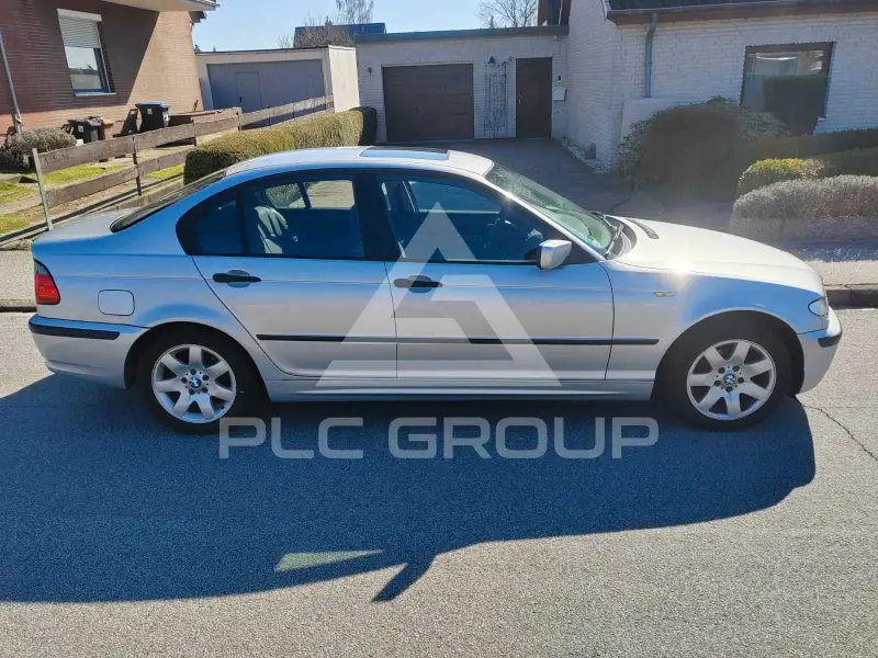2004 BMW 318