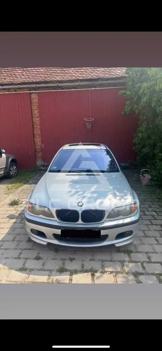 2004 BMW 318