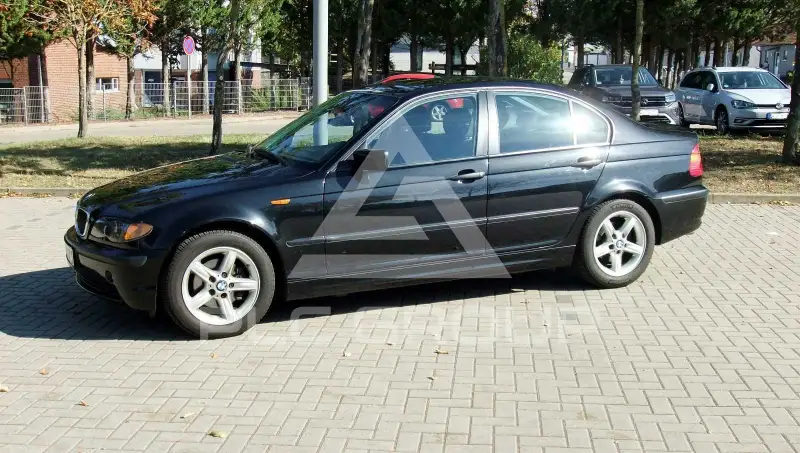 2004 BMW 318