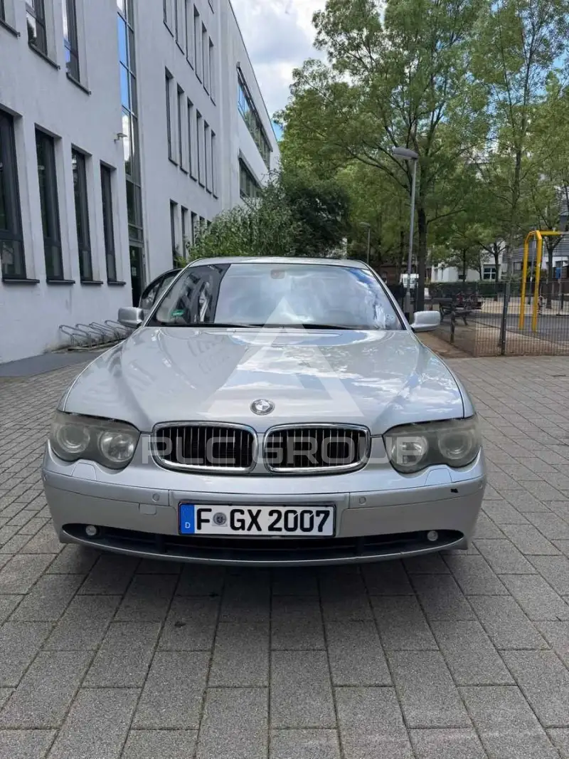 2004 BMW 745