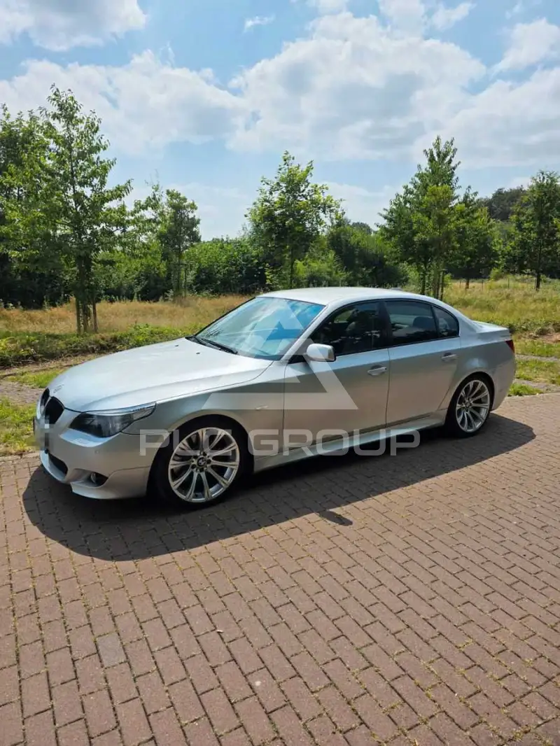 2004 BMW 545