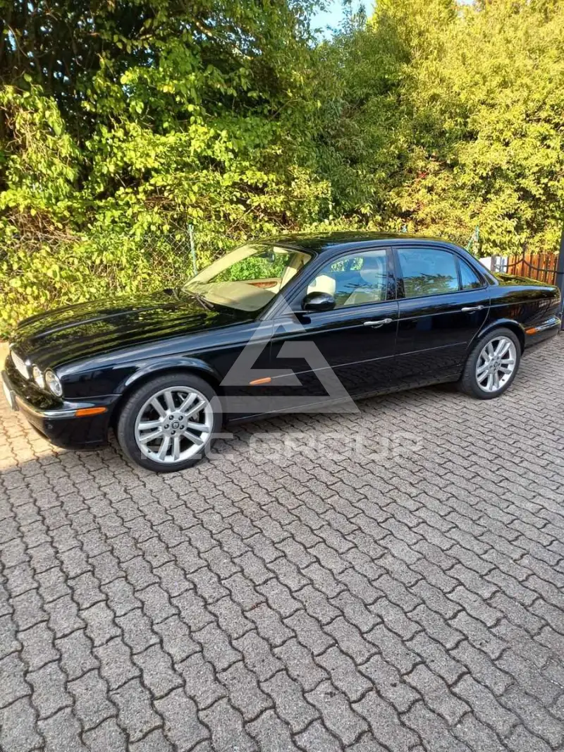 2004 Jaguar XJR