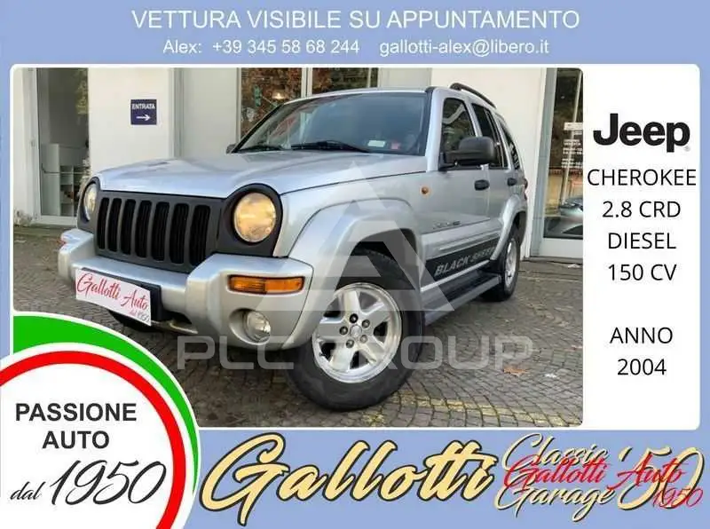 2004 Jeep CHEROKEE