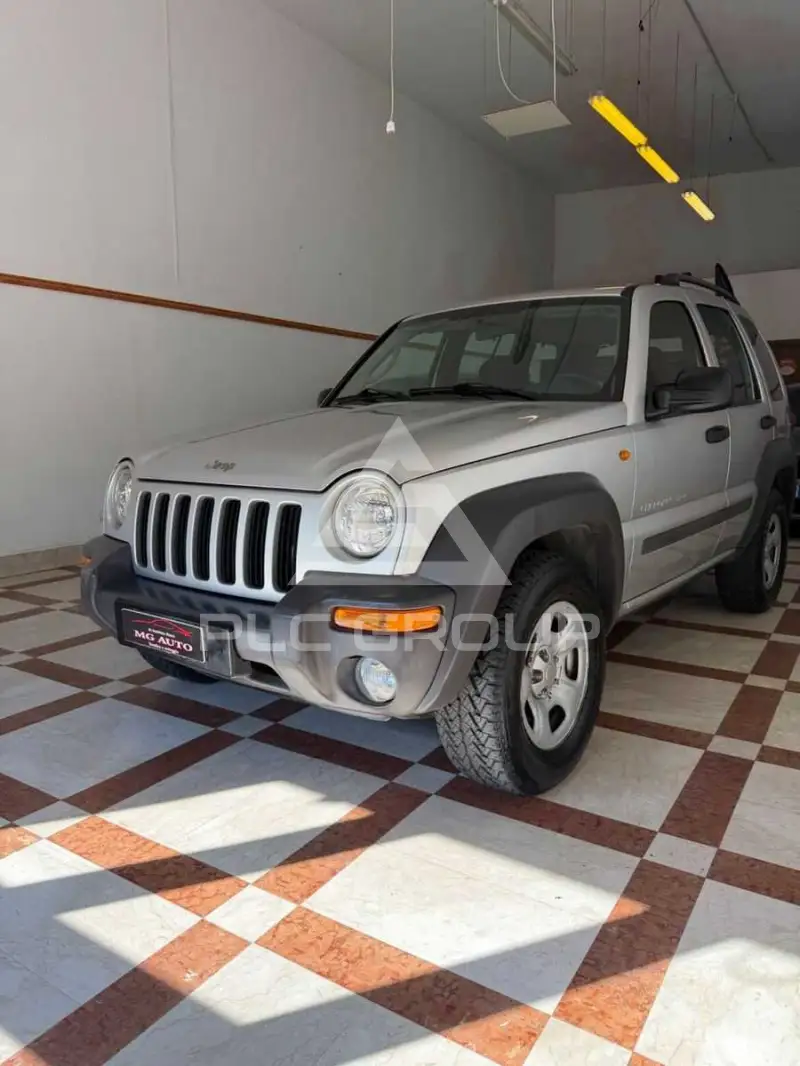 2004 Jeep CHEROKEE