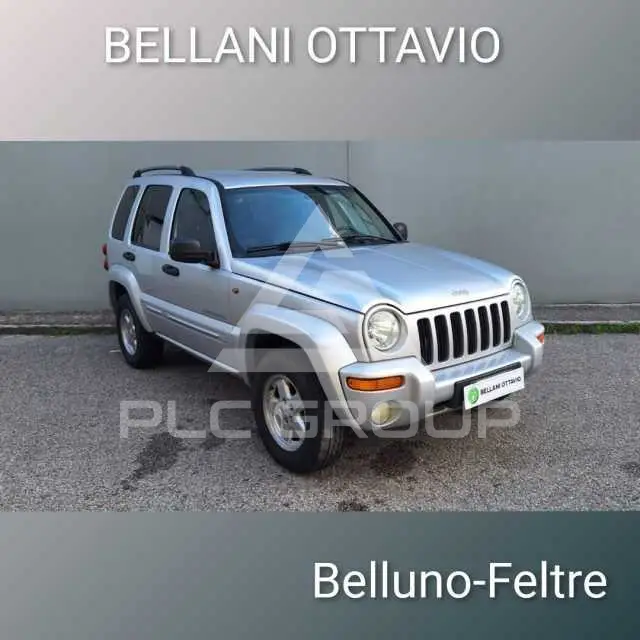 2004 Jeep CHEROKEE