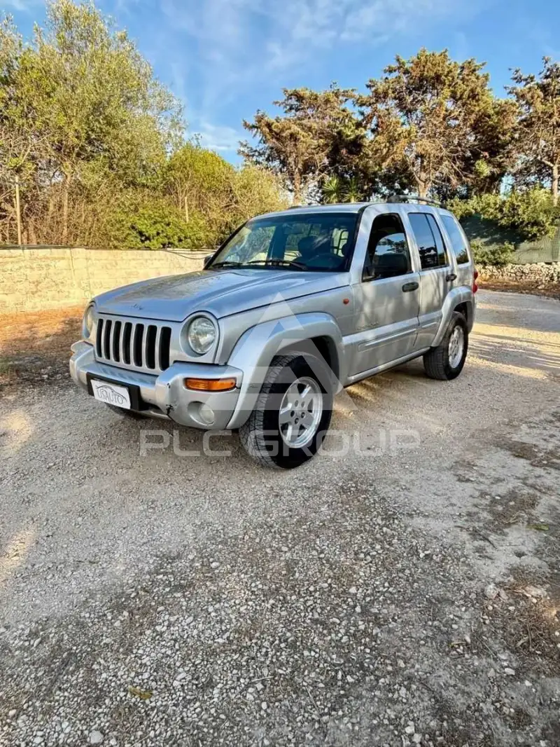 2004 Jeep CHEROKEE