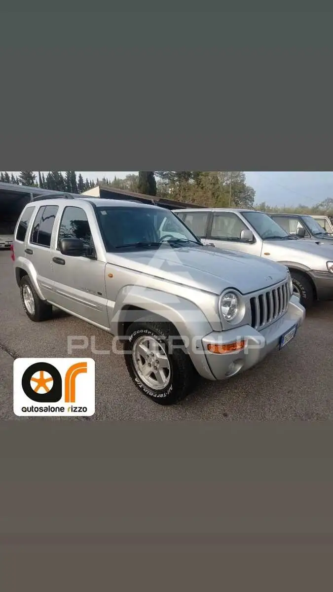 2004 Jeep CHEROKEE