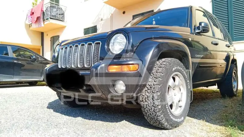 2004 Jeep CHEROKEE