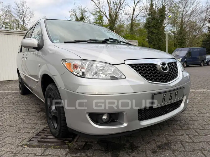 2004 Mazda MPV