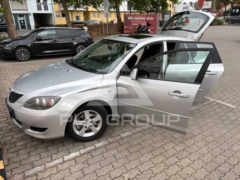 2004 Mazda 3