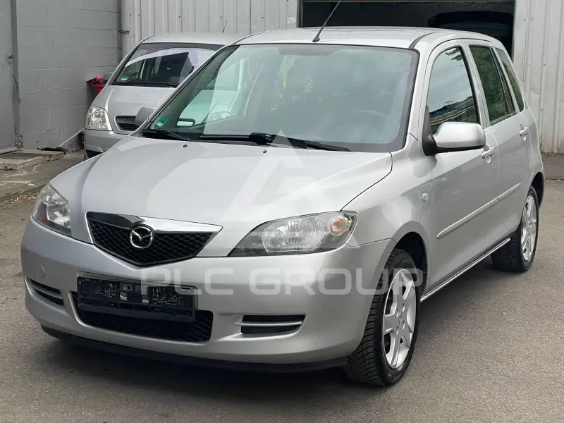 2004 Mazda 2