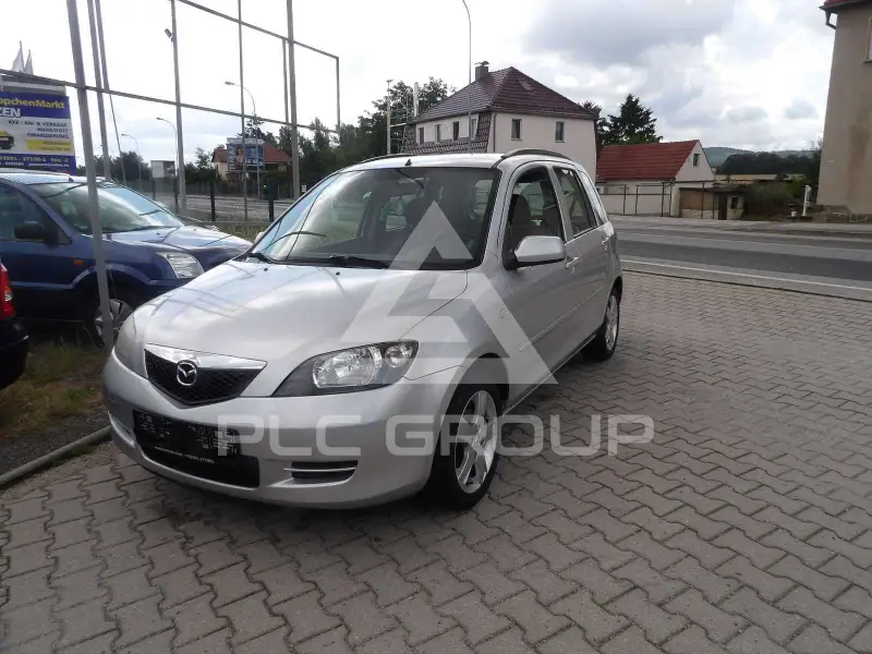 2004 Mazda 2