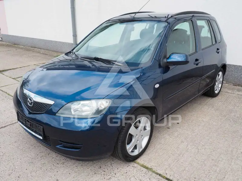 2004 Mazda 2