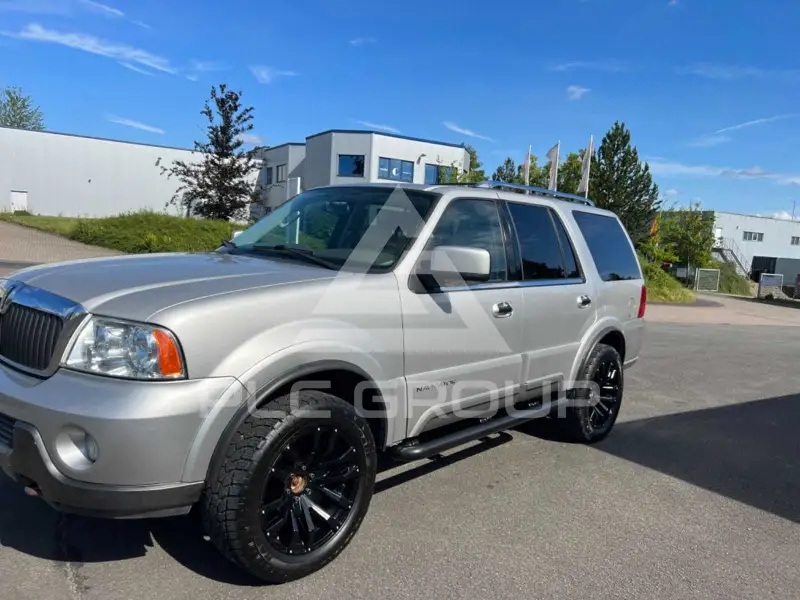 2004 Lincoln NAVIGATOR
