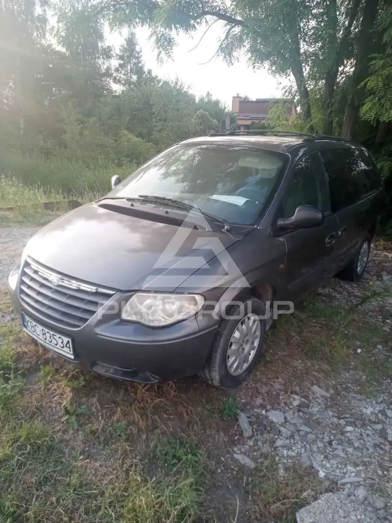 2004 Chrysler Grand Voyager