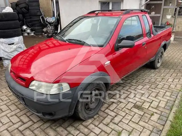 2004 Fiat Strada