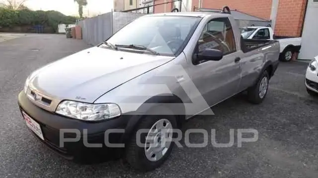 2004 Fiat Strada
