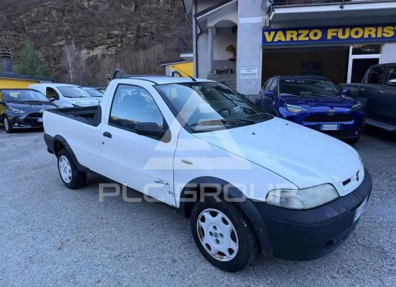 2004 Fiat Strada