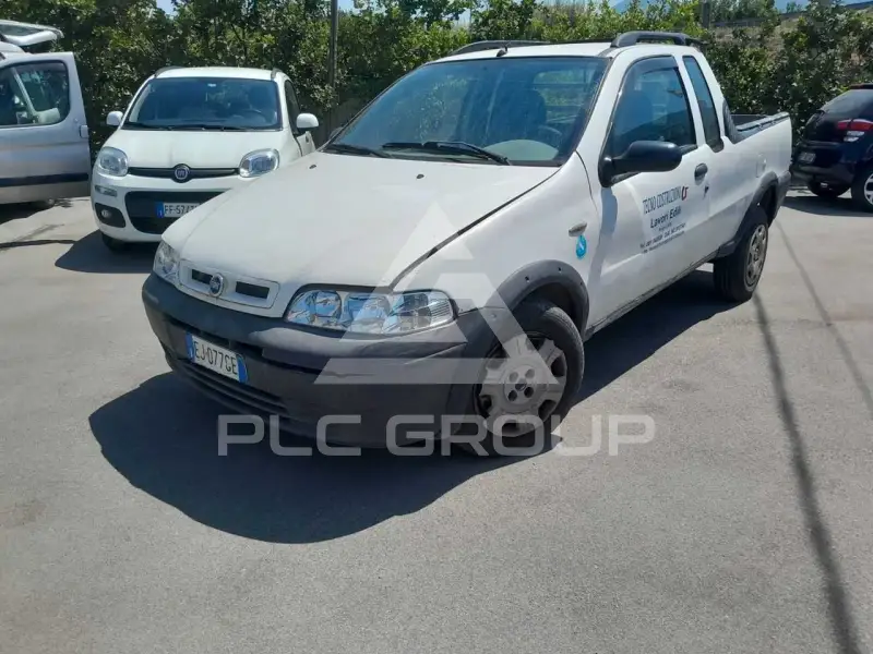 2004 Fiat Strada