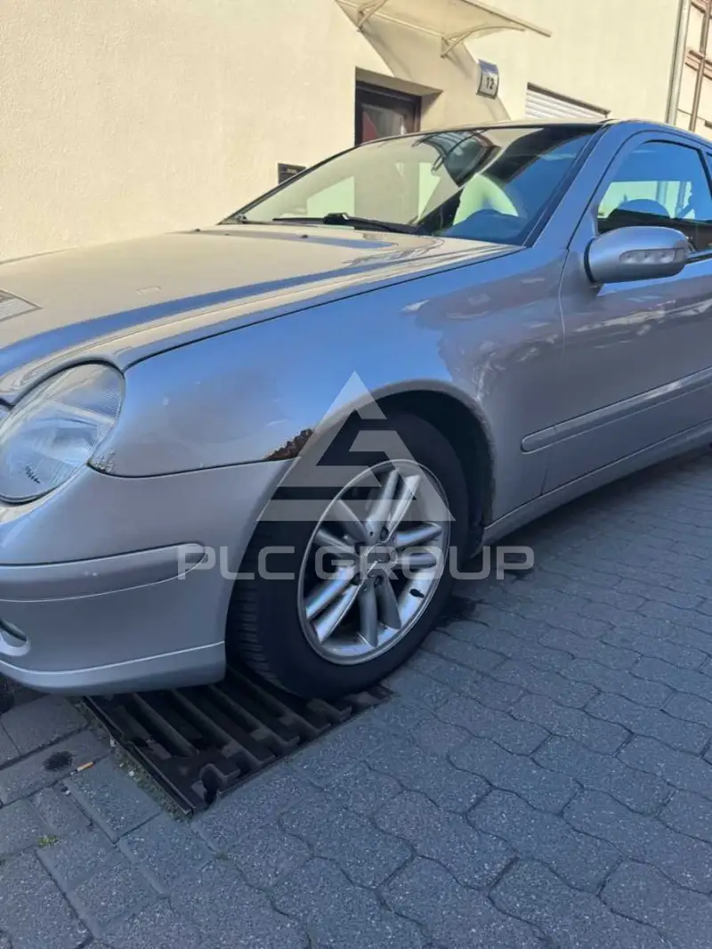 2004 Mercedes Benz 200
