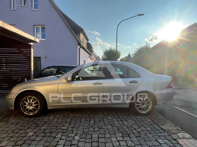 2005 Mercedes Benz 220