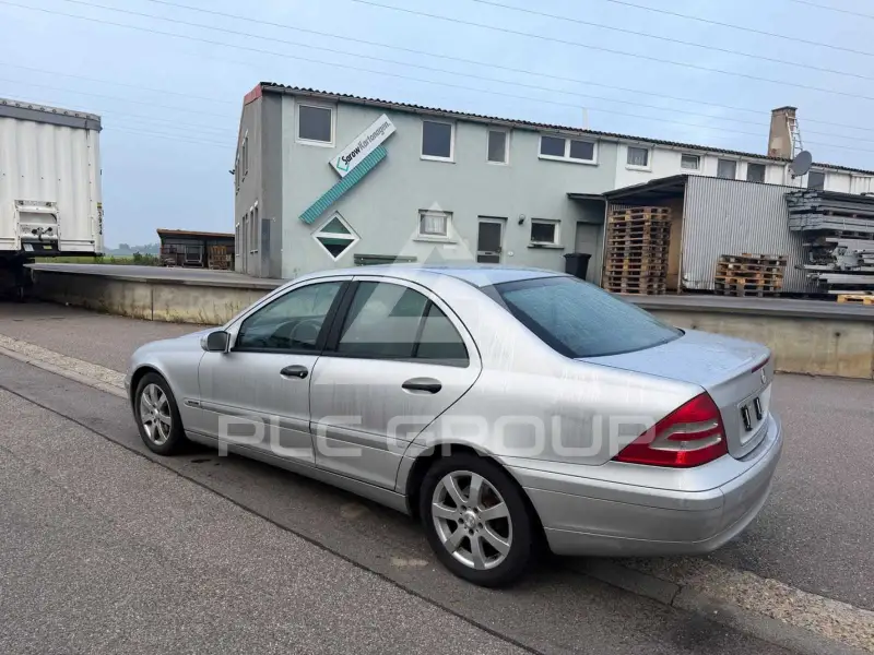 2004 Mercedes Benz 220
