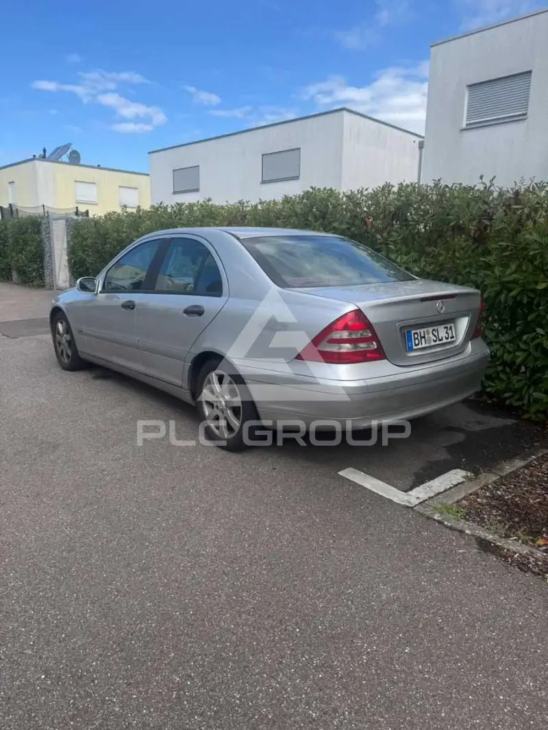2004 Mercedes Benz 220