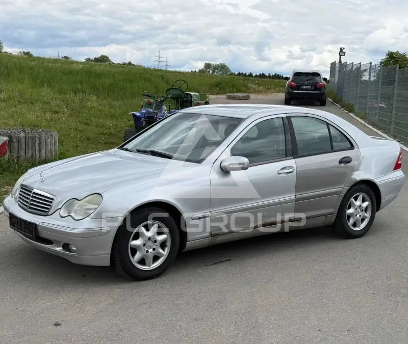 2004 Mercedes Benz C 220