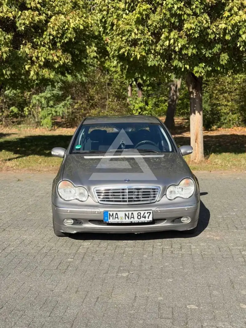 2004 Mercedes Benz C 220