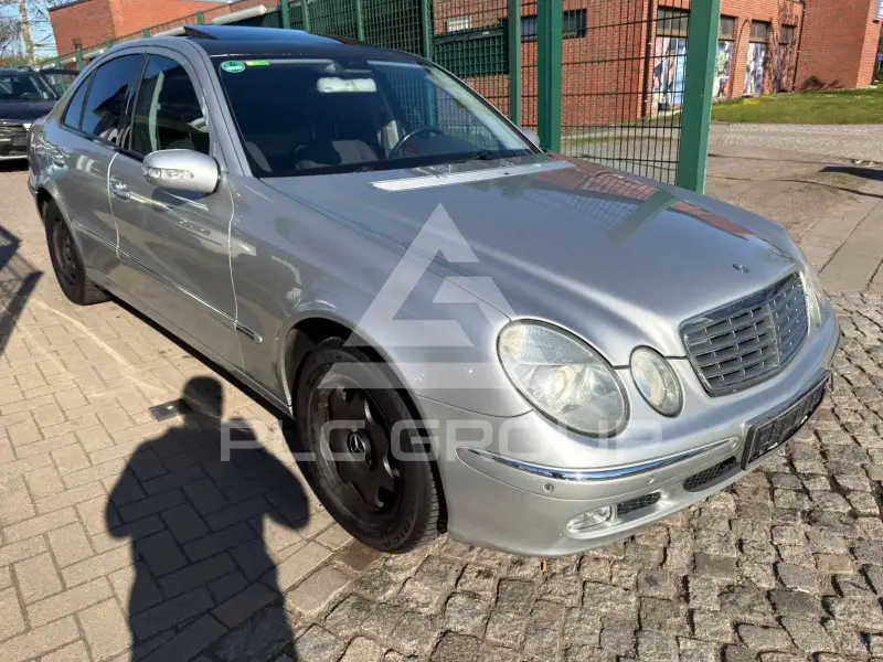 2004 Mercedes Benz E 200