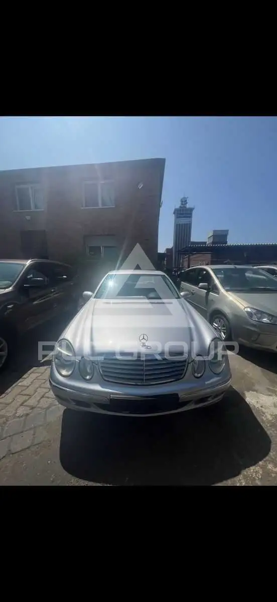 2004 Mercedes Benz E 200