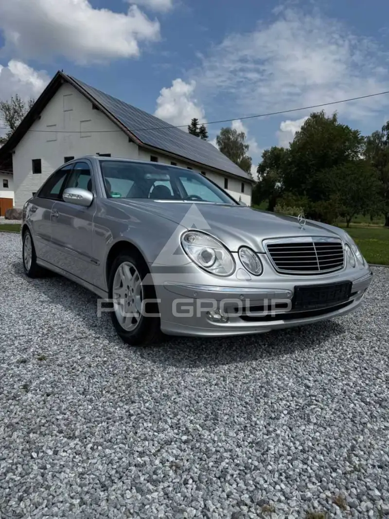 2004 Mercedes Benz E 200