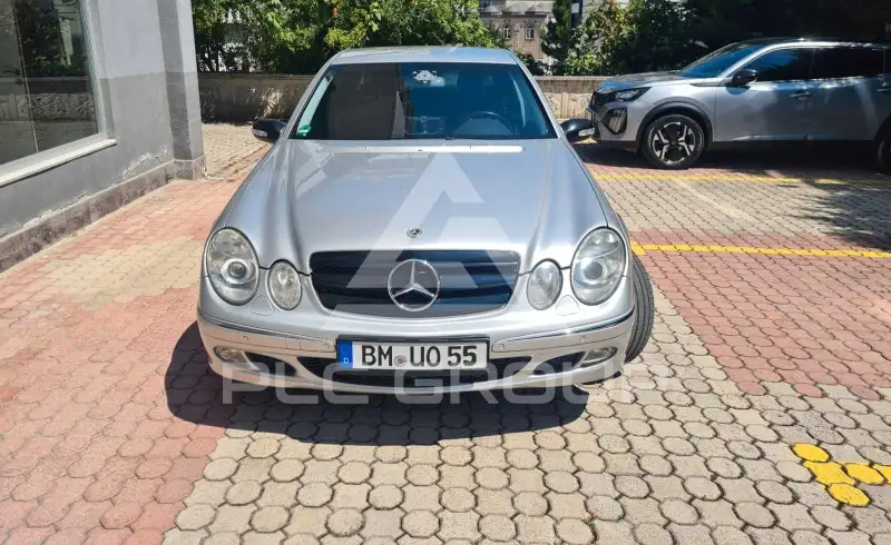 2004 Mercedes Benz E 200