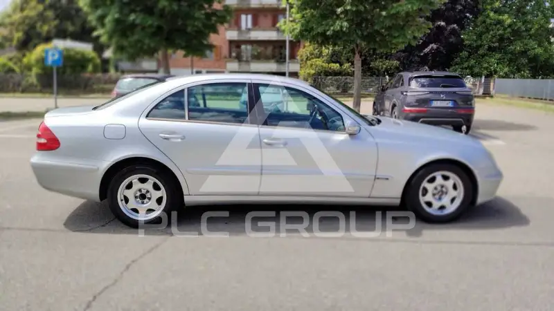 2004 Mercedes Benz E 200