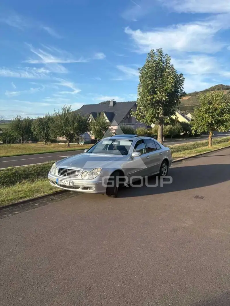 2004 Mercedes Benz E 200