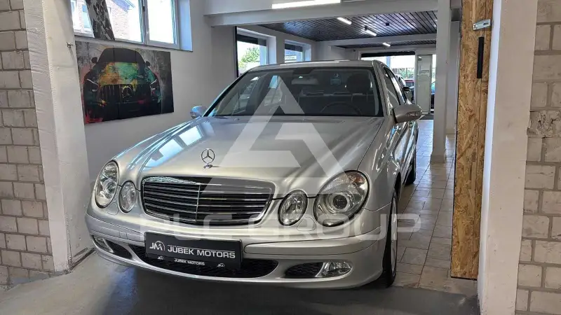 2004 Mercedes Benz E 200