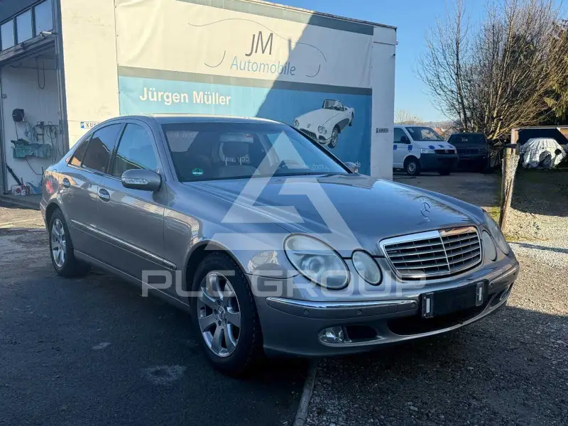2004 Mercedes Benz E 200