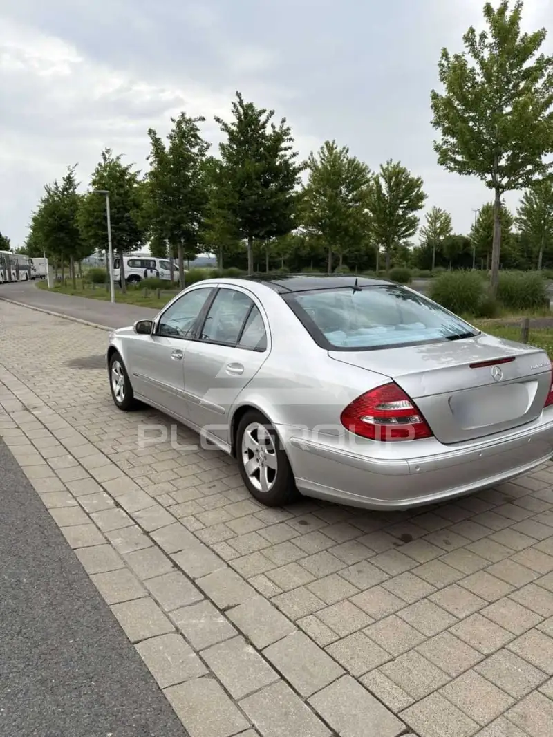 2004 Mercedes Benz E 200