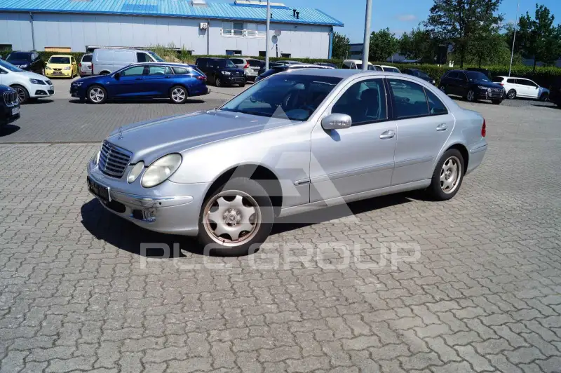 2004 Mercedes Benz E 200